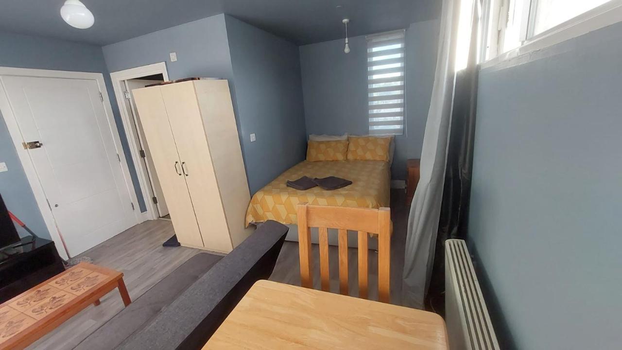 Modern Studio Maidstone - Redecorated Oct 2023 מראה חיצוני תמונה