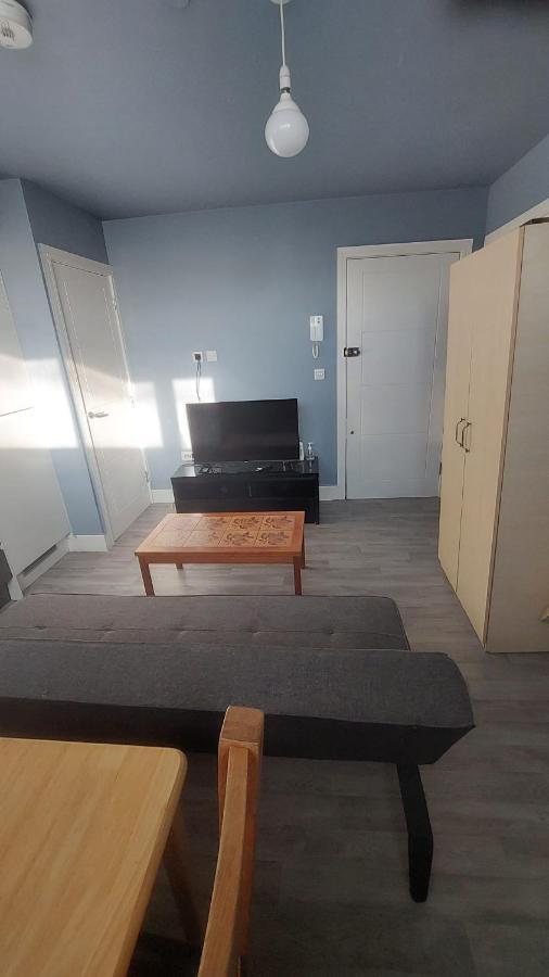Modern Studio Maidstone - Redecorated Oct 2023 מראה חיצוני תמונה